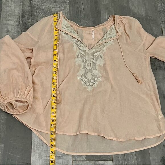 Free People Shimla Peach Ivory boho peasant lace Embroidered Split Neck Top XS - Picture 12 of 16